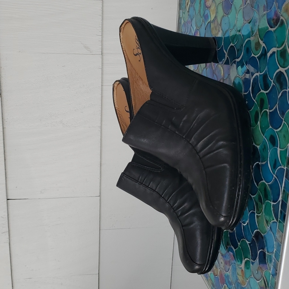 Sofft leather heels